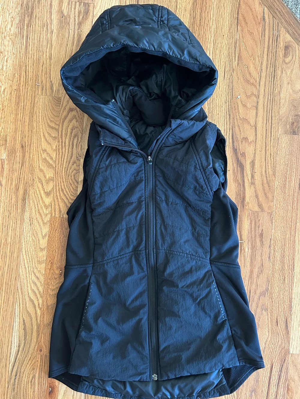 Womens LULULEMON Another Mile PromaLoft Hooded Puffer Active Vest sz 8